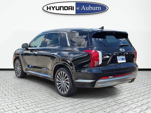 Certified 2025 Hyundai Palisade Calligraphy FWD image 8