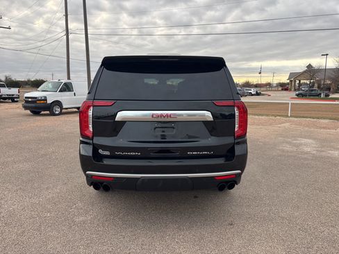 Used 2023 GMC Yukon XL Denali w/ Denali Reserve Package image 4