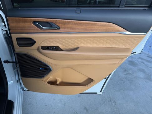 Used 2023 Jeep Grand Cherokee L Summit image 43