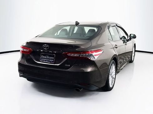 Used 2019 Toyota Camry XLE image 8