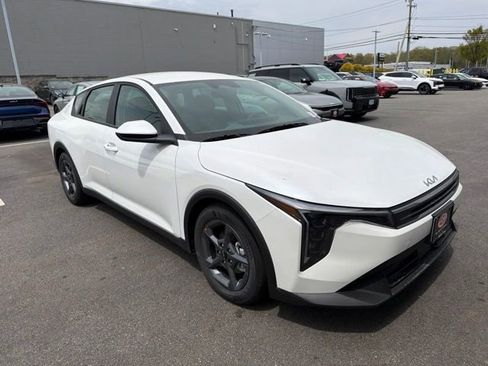 New 2026 Kia K4 FWD image 1