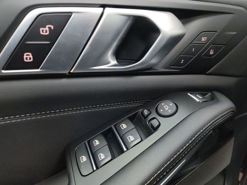 Used 2026 BMW X5 xDrive40i w/ M Sport Package image 11