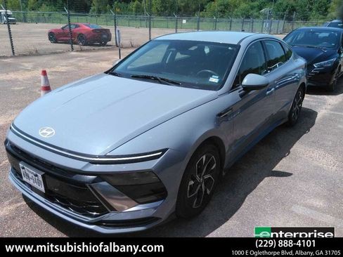 Used 2025 Hyundai Sonata SEL FWD image 1