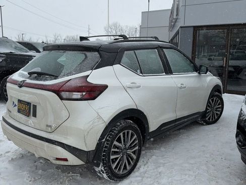 Used 2023 Nissan Kicks SR w/ SR Premium Package image 12