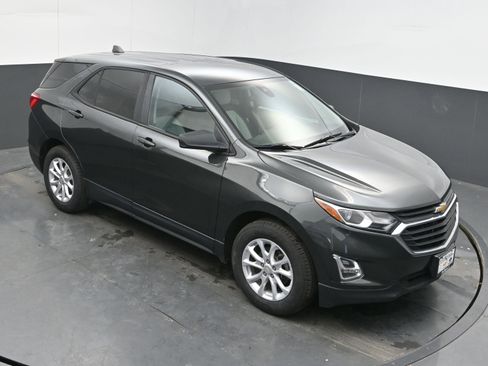 Used 2020 Chevrolet Equinox LS w/ LS Convenience Package image 30