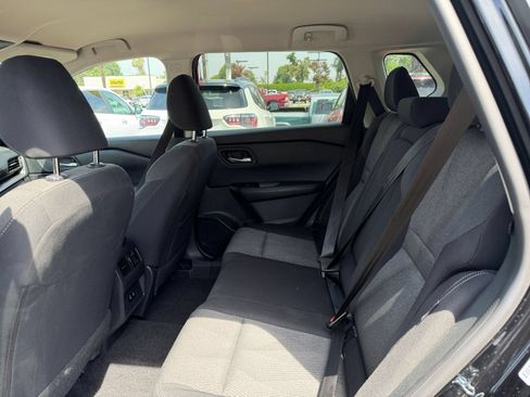 Used 2025 Nissan Rogue SV FWD image 28