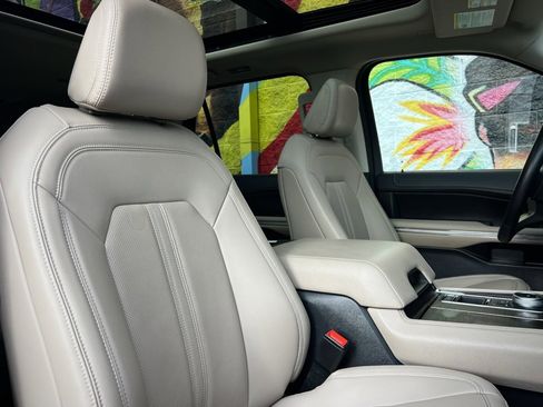 Used 2024 Ford Expedition Max Limited image 39