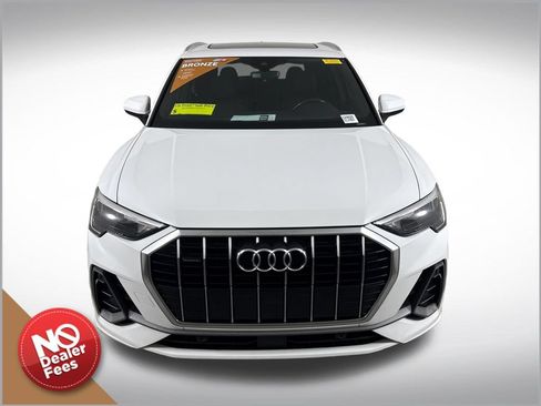 Used 2020 Audi Q3 2.0T Premium w/ Convenience Package AWD/4WD image 9
