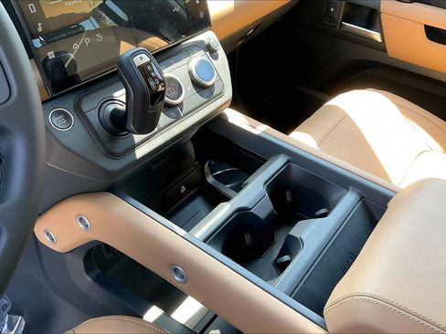 New 2026 Land Rover Defender 110 S AWD/4WD image 13
