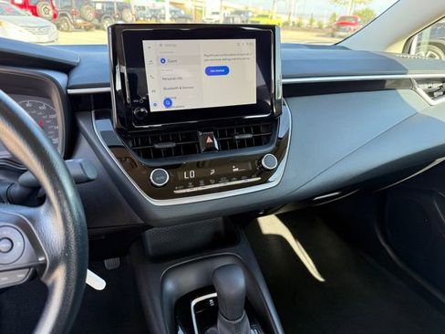 Used 2025 Toyota Corolla LE image 17