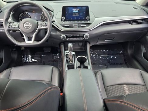 Used 2024 Nissan Altima 2.5 SR FWD image 12