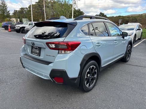Used 2021 Subaru Crosstrek 2.0i Premium image 3