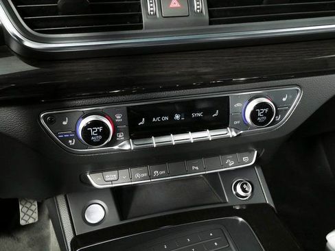 Used 2018 Audi Q5 2.0T Premium Plus w/ Premium Plus Package AWD/4WD image 25