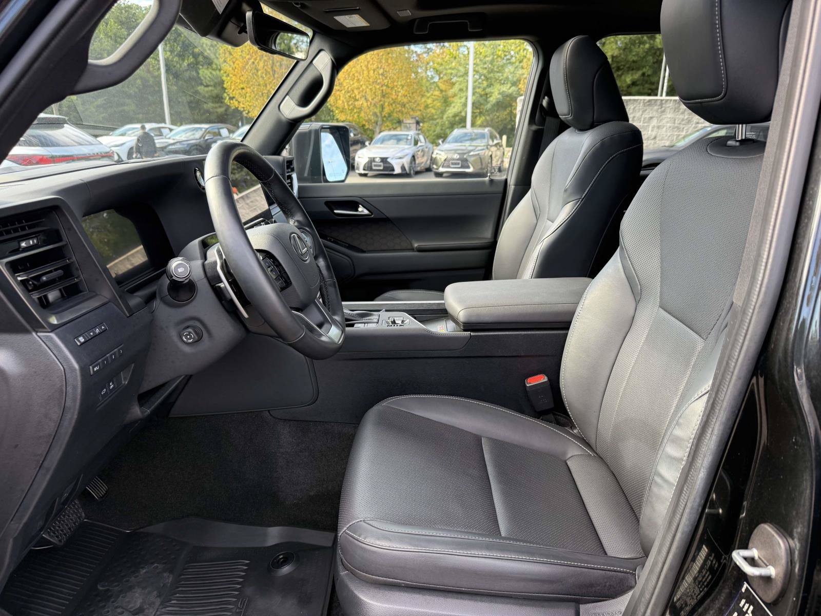 Used 2024 Lexus GX 550 w/ Accessory Package (Z1) AWD/4WD image 13