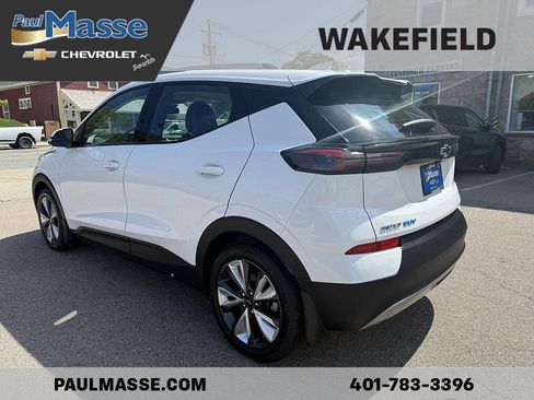 Certified 2023 Chevrolet Bolt EUV LT w/ Convenience Package FWD image 6