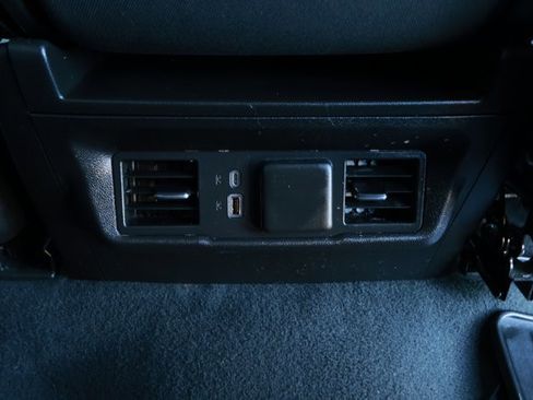 Used 2024 GMC Sierra 1500 Elevation image 30