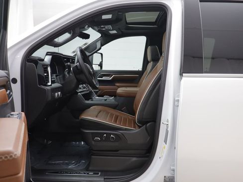 Used 2024 GMC Sierra 2500 Denali Ultimate w/ Max Trailering Package image 5