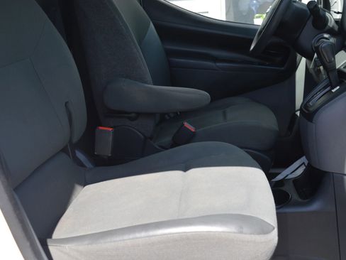 Used 2015 Nissan NV200 S w/ Back Door Glass Package image 16