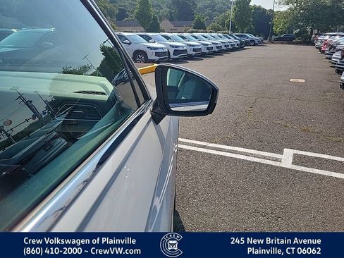 Certified 2021 Volkswagen Tiguan SE w/ Panoramic Sunroof Package AWD/4WD image 34
