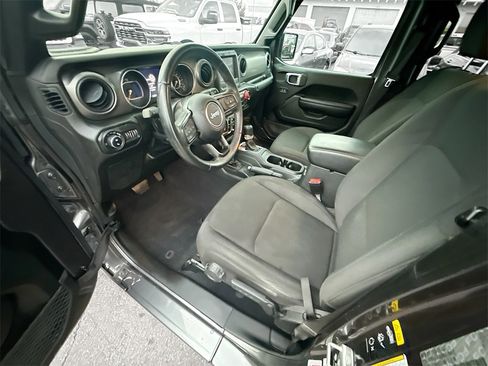 Used 2021 Jeep Gladiator Sport image 27