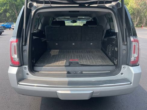 Used 2019 GMC Yukon XL Denali w/ Denali Ultimate Package image 16