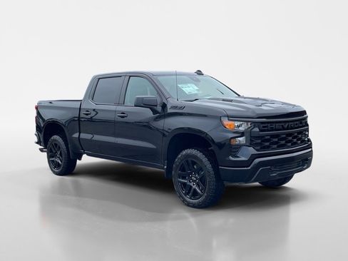 Used 2024 Chevrolet Silverado 1500 Custom Trail Boss w/ Dark Appearance Package image 8