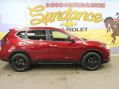 Used 2020 Nissan Rogue SV AWD/4WD image 1