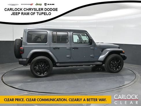 Used 2025 Jeep Wrangler Unlimited Sahara AWD/4WD image 4