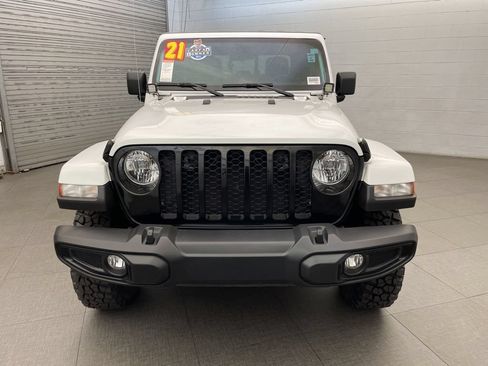 Used 2021 Jeep Gladiator Overland AWD/4WD image 9