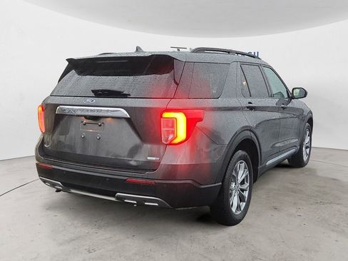 Used 2020 Ford Explorer XLT w/ Equipment Group 202A image 5