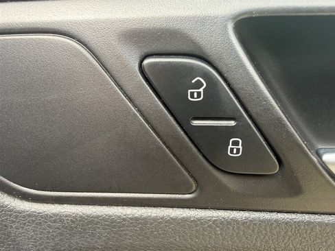 Used 2018 Volkswagen Jetta SE FWD image 31