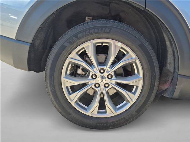 Used 2023 Ford Explorer XLT w/ Equipment Group 202A AWD/4WD image 12