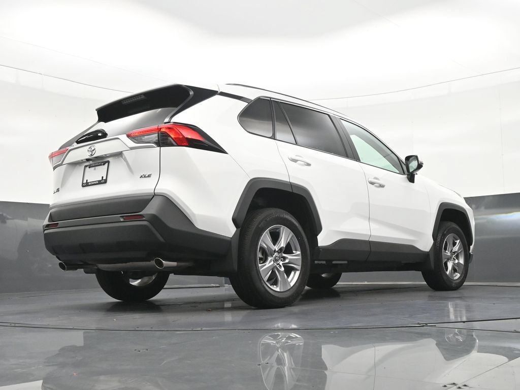 Used 2025 Toyota RAV4 XLE w/ Convenience Package FWD image 27
