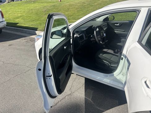 Used 2018 Kia Rio S image 5