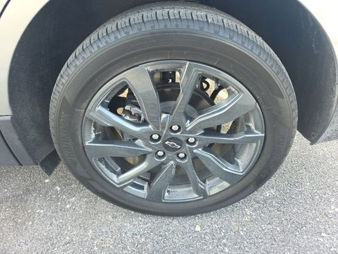 Used 2023 Chevrolet Equinox RS image 7