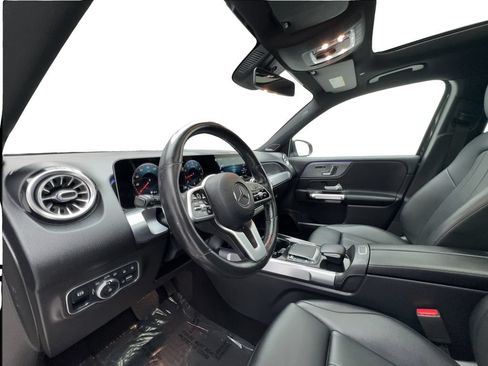 Used 2021 Mercedes-Benz GLB 250 4MATIC w/ Premium Package image 20