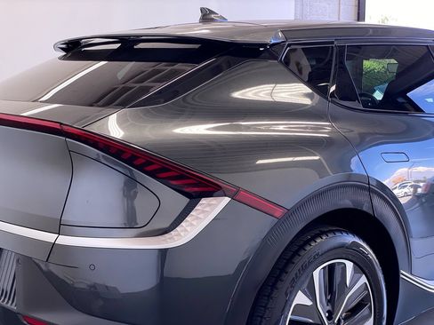 Certified 2024 Kia EV6 Light RWD image 10