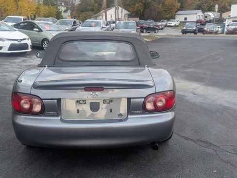 Used 2002 MAZDA MX-5 Miata SE image 9
