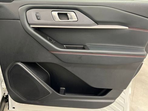 Used 2025 Ford Explorer ST-Line w/ ST-Line Street Pack image 27