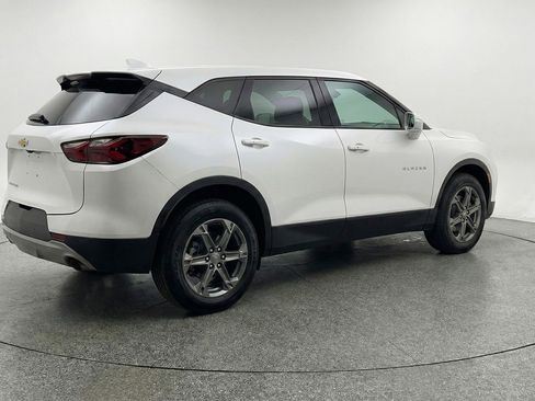 Used 2025 Chevrolet Blazer LT image 9