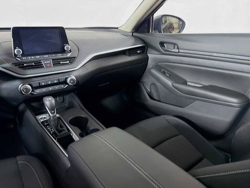Certified 2025 Nissan Altima 2.5 S FWD image 19