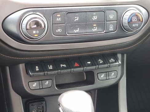 Used 2022 GMC Canyon AT4 AWD/4WD image 7