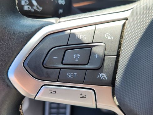 Certified 2023 Volkswagen Tiguan SE R-Line AWD/4WD image 24