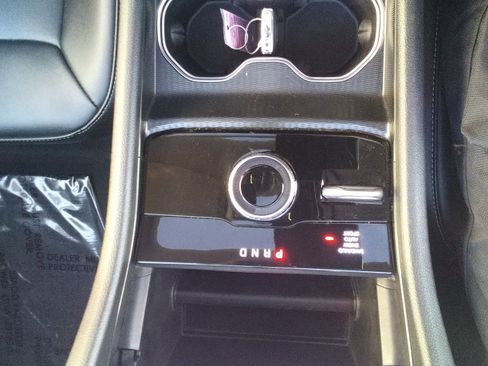 Used 2024 Jeep Grand Cherokee Limited image 21