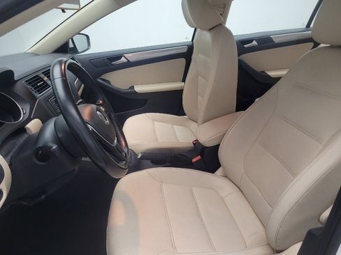 Used 2017 Volkswagen Jetta SE image 17