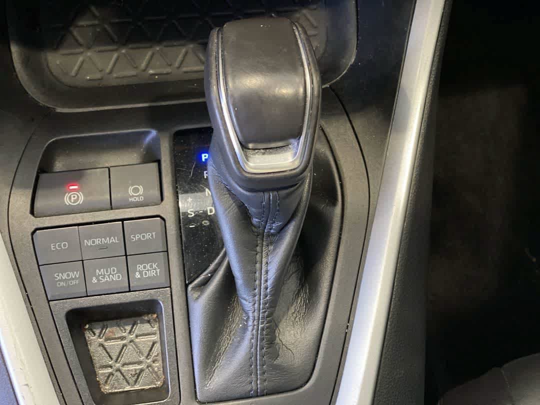 Certified 2022 Toyota RAV4 XLE Premium AWD/4WD image 22