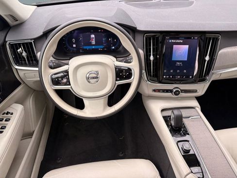 Certified 2025 Volvo V90 B6 Cross Country Plus image 23