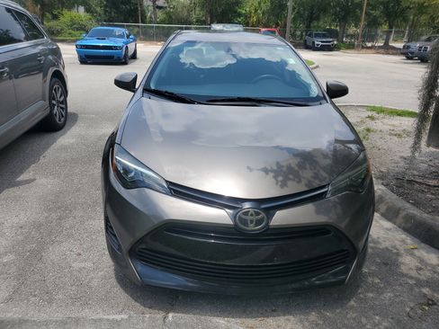 Used 2019 Toyota Corolla LE FWD image 3