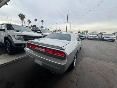 Used 2012 Dodge Challenger R/T image 6