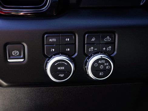 Used 2022 GMC Sierra 1500 AT4X AWD/4WD image 18